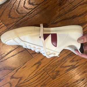 Veja sneakers! Size 4 US